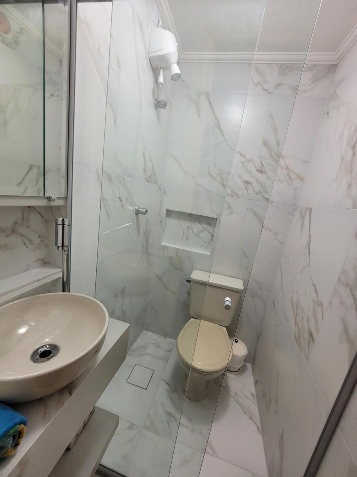 Guarujá, Astúrias, 3 Suítes, 1 quadra da praia Exterior foto